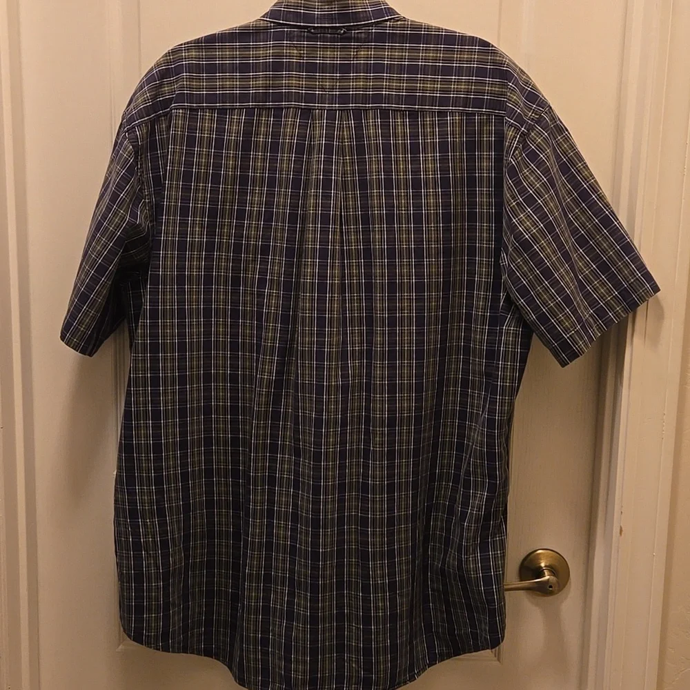 Tommy Hilfiger Men's Classic Fit Short Sleeve Buttondown Shirt